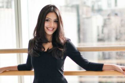 Forbes estima que Payal Kadakia tiene una fortuna personal de más de US$50 millones