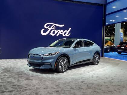 Ford Mustang Mach-E eléctrico, otro de los modelos que la marca considera como emblemáticos de la nueva era