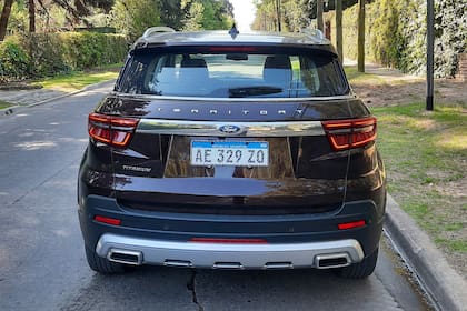 La parte trasera tiene aires europeos