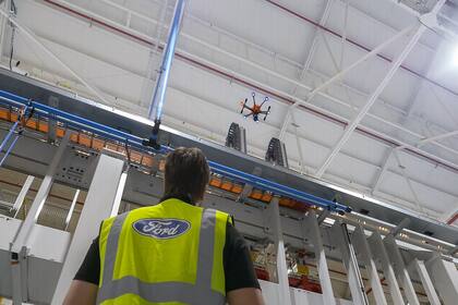 Ford utiliza drones en su planta de motores de Gran Bretaña para tareas de mantenimiento