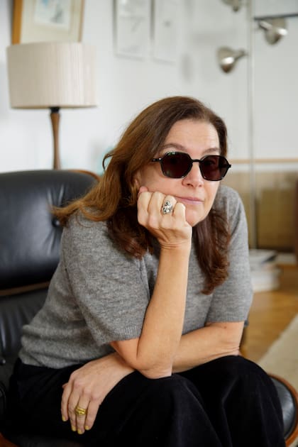 Formada con grandes maestros del género, Mariana describe el mundo detrás de cámaras como un espacio de creación y adrenalina.