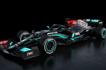 El auto campeón de la categoría, el Mercedes-AMG W12, permite comparar el cambio drástico en la aerodinámica de los vehículos actuales respecto de los de la temporada próxima