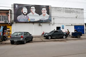 Reparten bolsones de comida en plena veda electoral y controlan el cruce ilegal de personas desde Paraguay