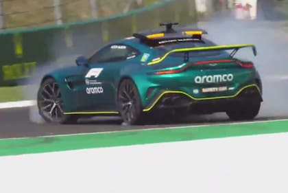 Fórmula 1: el insólito accidente del safety car previo al debut de Colapinto