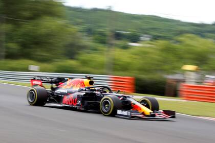 Max Verstappen escapó del mal momento antes del inicio de la carrera y terminó segundo