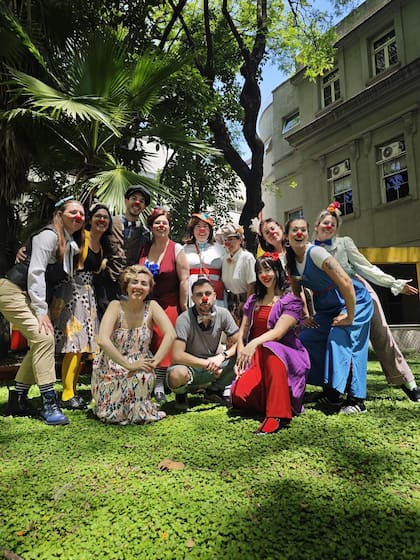 Fortaleza (arriba a la izquierda) junto con sus compañeros del Centro de Formación