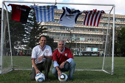 Forti y Calloni, en las mismas canchas donde los dirigió Bielsa en 1982