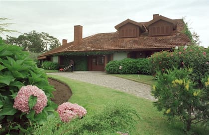 Foto actual de La Pinduca, la mansión de Gilberto Scarpa en el barrio de Beverly Hills, donde hacía sus fiestas