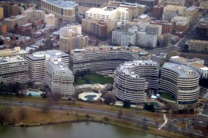 Foto aérea del complejo de oficinas Watergate de Washington D. C., sede del Comité Nacional del Partido Demócrata de Estados Unidos