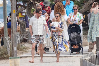 Foto © 2021 G3 / The Grosby Group

Alicia Vikander y Michael Fassbender con hijo en Ibiza