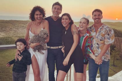 Una reciente foto de toda la familia