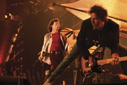 Jagger y Richards, el 12 de febrero de 1995, en River. Foto de Gustavo Amarelle / Archivo La Nación