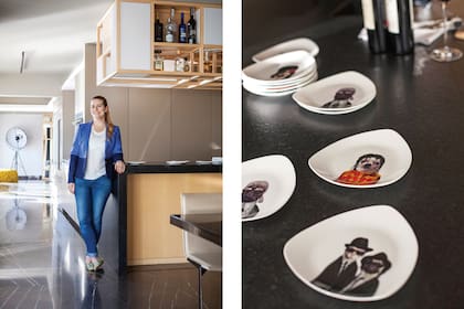 Sobre la barra con tapa de mármol (Artecnia), mueble hecho con varillas enchapadas de madera de arce (diseño de Karen Garber, retratada en la foto de arriba) y pantallas de género tensado (Wagg). Pisos de mármol ‘Graphite Brown’ (Ragolia).