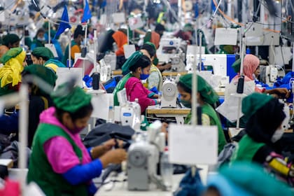 Foto de la fábrica de textiles Snowtex Outerwear Ltd en Savar, Bangladesh, el 9 de agosto de 2021