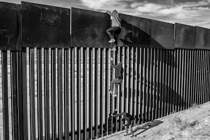 Foto de la serie "Los dos muros", acerca de la frontera entre Estados Unidos y México, con la que el venezolano Alejandro Cegarra ganó el World Press Photo, el Premio Leica y el Premio de Fotografía Humanitaria Luis Valtueña