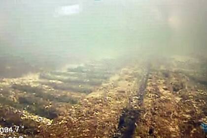 Foto de partes del barco encontrado por Tim Wollak y su hija en Wisconsin