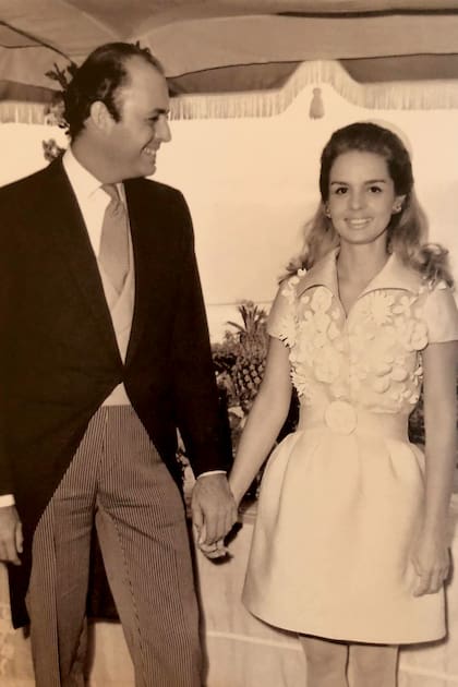Foto de su boda civil con Carolina, celebrada el 20 de septiembre de 1968.