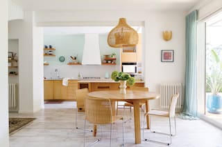 Colores únicos, taller subterráneo y una galería soñada en casa de una pareja de artistas