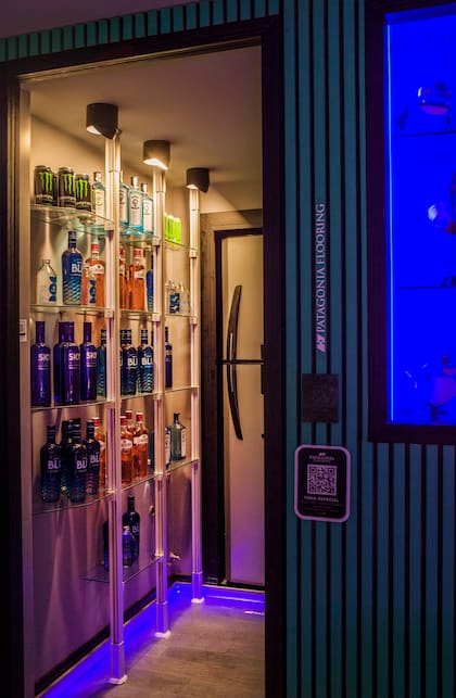 En la despensa, mueble de Shawer, heladera de Drean y bebidas de Fullescabio.