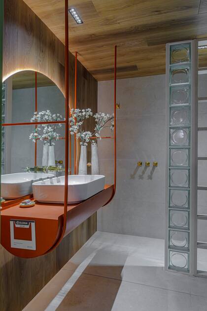 Bacha Milos Kuadra (Ferrum). Grifería Dominic (FV).