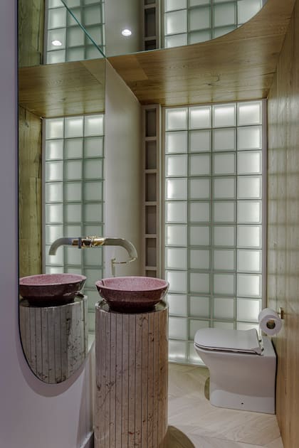 Grifería Brushed Brass (Novum).