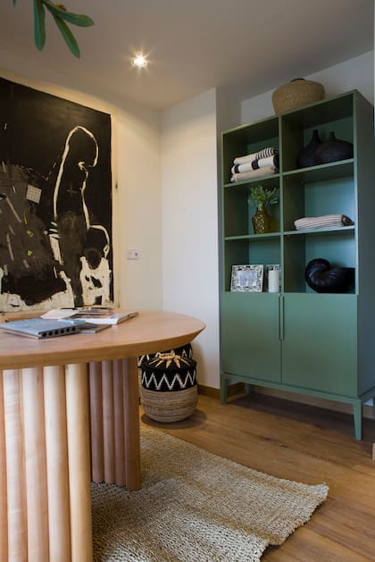 Piso Natural Oak (Patagonia Flooring). Estantería (Estudio GOD).