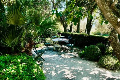 En todos los secotres, rincones verdes para disfrutar de comidas al aire libre.