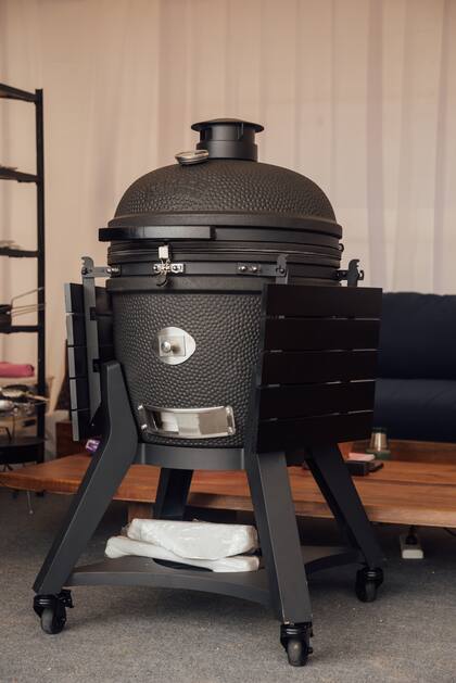 Uno de los productos más buscados son los kamados, hornos cerámicos estilo japonés, que vienen en distintos tamaños, por lo que se los puede tener en balcones.