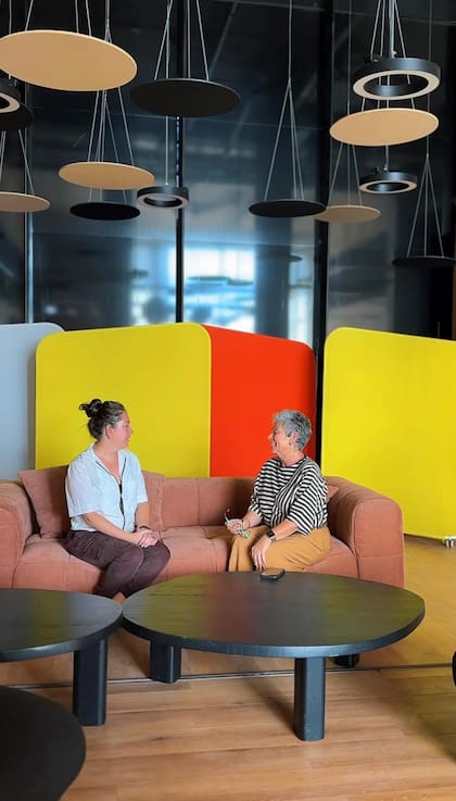 Las arquitectas Laura Kalmus y Samantha Kuperschmit, fundadoras del estudio de arquitectura y constructora KuperDesign, también tomaron la posta del departamento 209 de Experiencia Living, al que llamaron Satori.