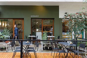 Foto del deck del café Herbario.