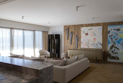 Obras #Locuentoyo, de María Ferrari Hardoy; y Le geometría del tiempo en primavera, de Valeria Pérez Fuchs (Diderot.art).