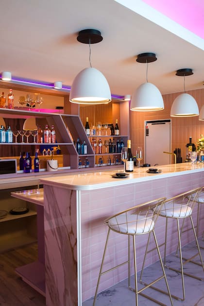 Mesada Prima “Macchia Vecchia” pulida (De Stefano). Muebles de cocina (Muebles Elite).