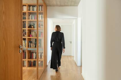 La pareja es muy lectora, por lo que la organización de sus libros era uno de los puntos más importantes en la proyección del hogar.