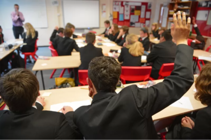 Foto genérica de un salón de clase en Reino Unido