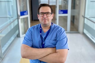 Después de que un compañero se suicidó, creó Hippie con OSDE y se viralizó