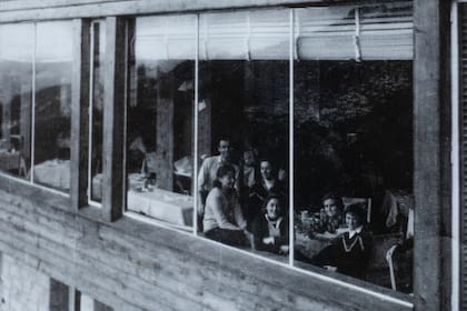 Foto histórica de una de las ventanas del hotel