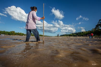 Foto Javier Corbalan:  05 de marzo de 2021 frontera aguas blancas provincia de salta bagayeros rio bermejo