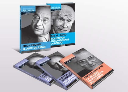 FOTO LANZAMIENTO LIBROS PSICOLOGÍA