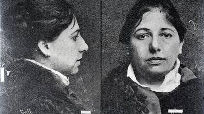 Foto policial de Mata Hari el día de su arresto.