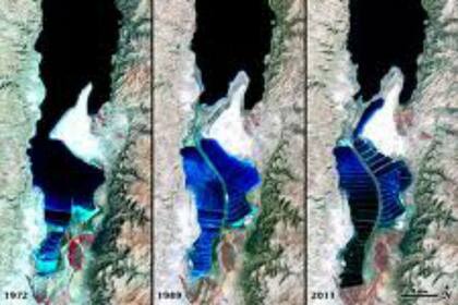 Foto satelital del Mar Muerto en 1972, en 1989 y en 2011