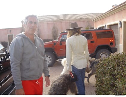 Foto sin fecha, en un lugar no identificado, proporcionada por el Departamento de Justicia de Estados Unidos el 19 de diciembre de 2025, que muestra a Jeffrey Epstein, un acaudalado financista estadounidense que murió en prisión en 2019 mientras esperaba juicio por tráfico sexual de menores