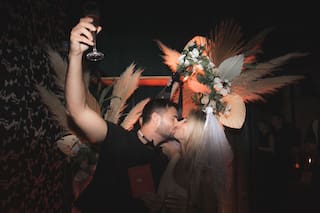 7 propuestas para celebrar al amor con actividades, bodas, playlists especiales, viajes o en el hogar