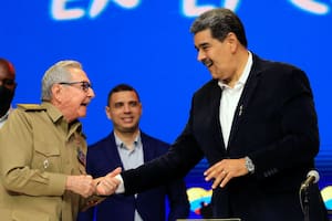 Un homenaje a Hugo Chávez reúne en Caracas a los dictadores de la región