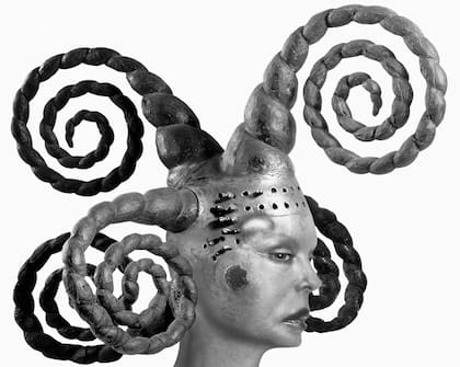 Fotografa de la serie Autohibridacin africana (2000) de ORLAN