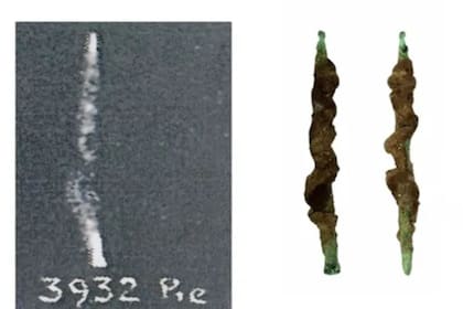 Fotografía original del artefacto, publicada en 1927 (izquierda), y el artefacto en sí (derecha)