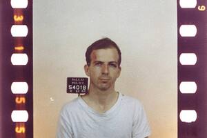 Fotografía policial de Lee Harvey Oswald el 23 de noviembre de 1963