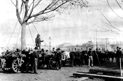 Fotografía sin fecha en donde puede verse la Casa Rosada de fondo