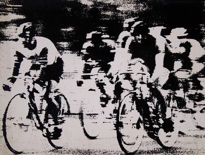 Fotografía tomada a mediados de la década de 1960 por Juan Gómez, que muestra a un grupo de ciclistas en plena carrera, vendida por Hilario