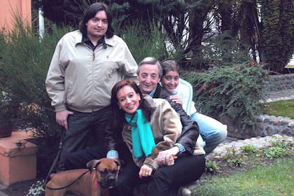 Fotografía tomada en el año 2003 de la familia presidencial Kirchner en Santa Cruz