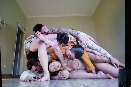 Dolores Ardúa, Martina Malano, Camila Grosso, Constanza Ordenes Miro, Manuel Pacheco, Enzo Pascal y Ariel Monferolli, bailarines de las provincias con domicilio en Buenos Aires